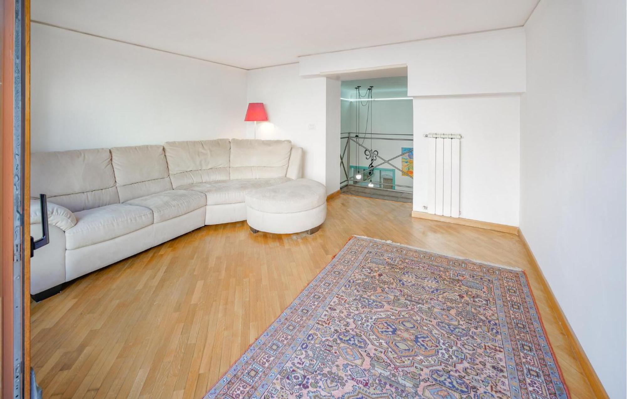 2 Bedroom Beautiful In Apartamento Florença