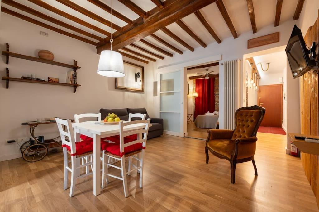 Keys Of Italy - Mercato 20 - Modern 1 Bedroom Nearby Mercato Firenze