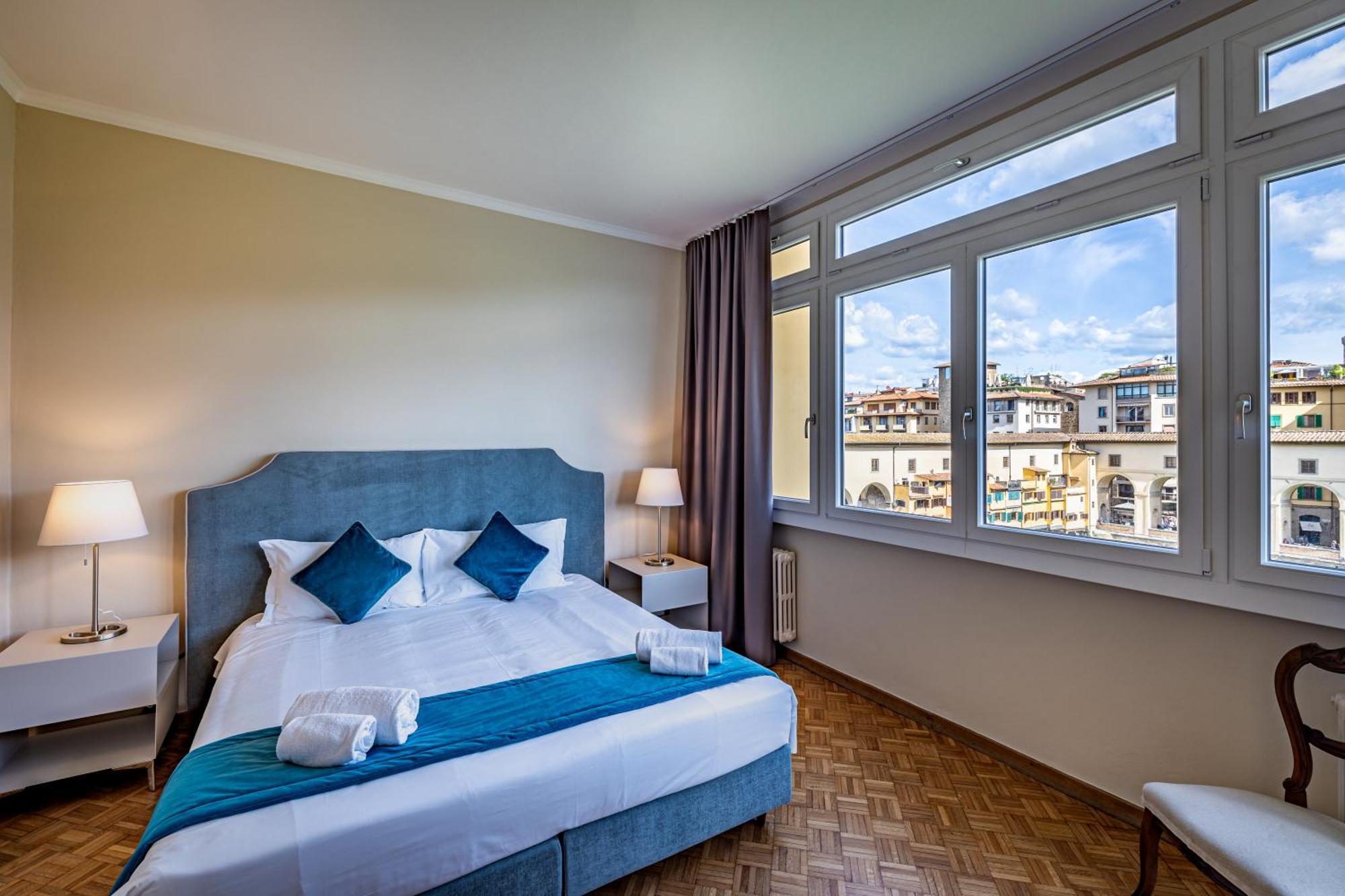 Yd Balcony On Pontevecchio View Firenze