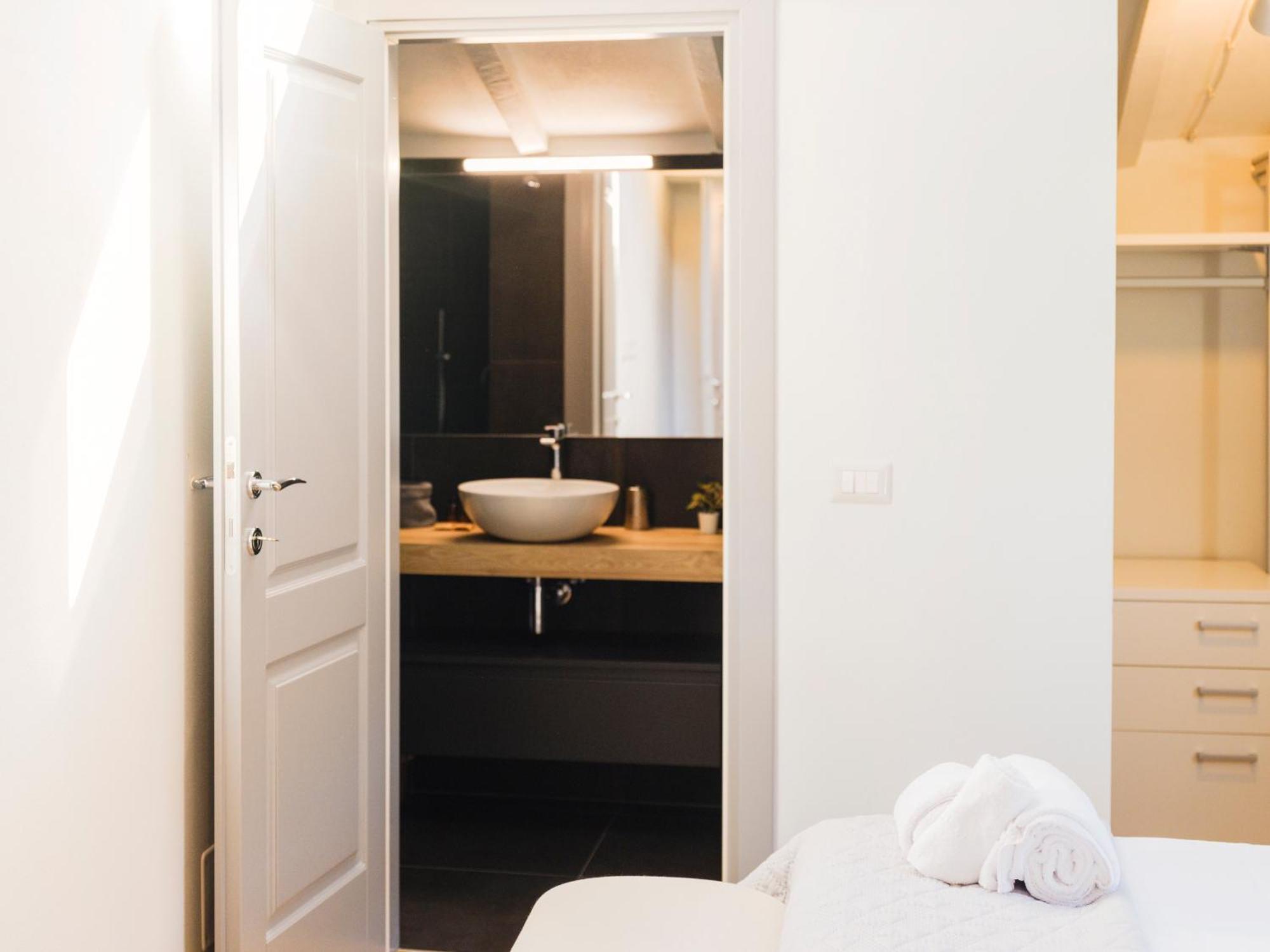 Residenza Carlotta - Luxury And Design Beside Arno Villa