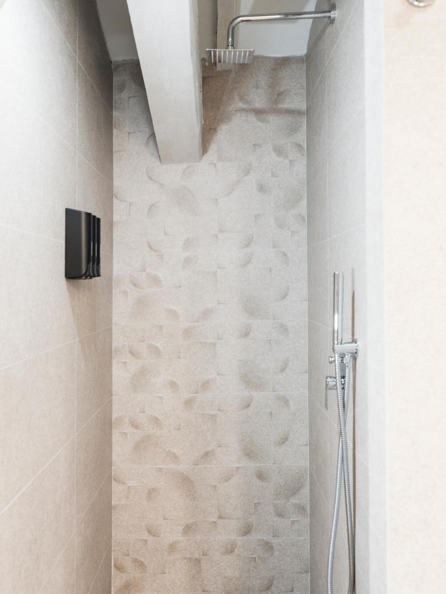 Residenza Carlotta - Luxury And Design Beside Arno Pousada