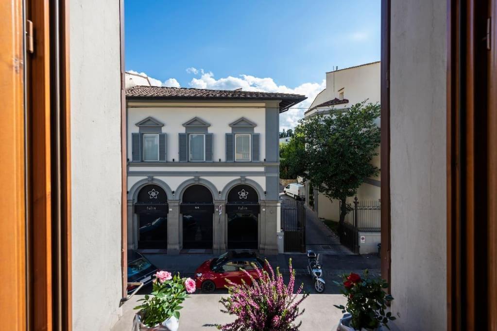 Renovated 19th Century Appartamento *