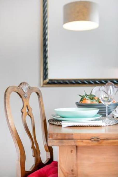 Renovated 19th Century Appartamento *