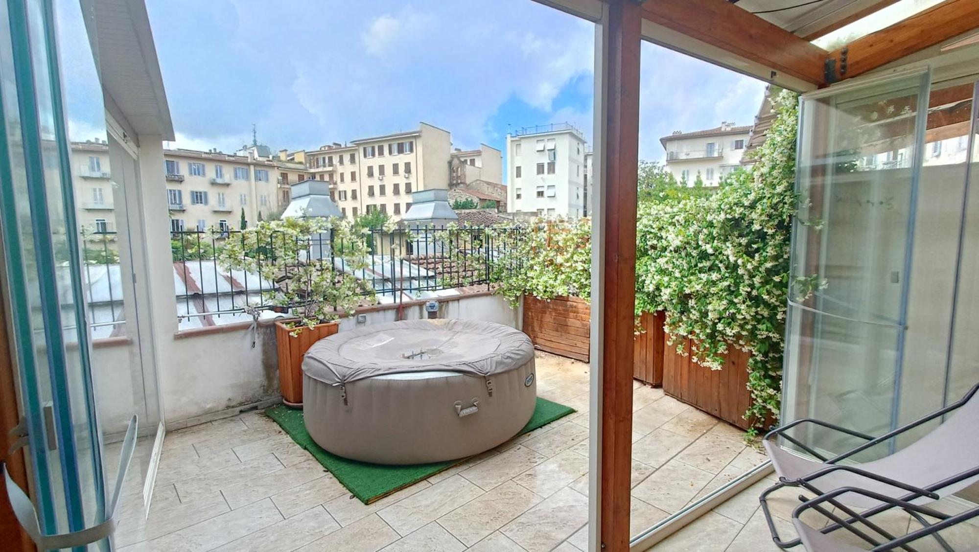 Tuscan Sun Apartment Florence