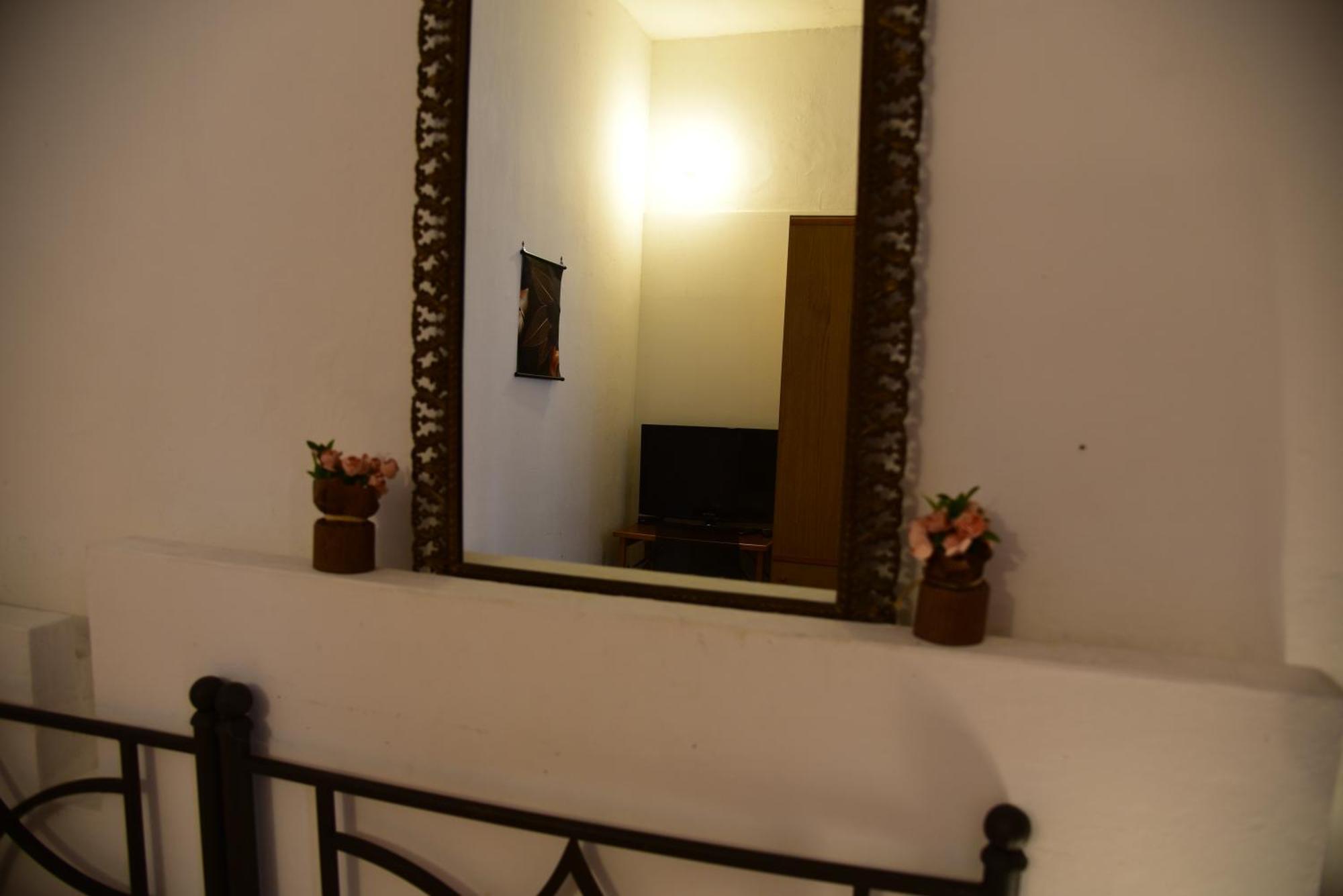 Il Segreto Di Via Laura - House In Apartment *