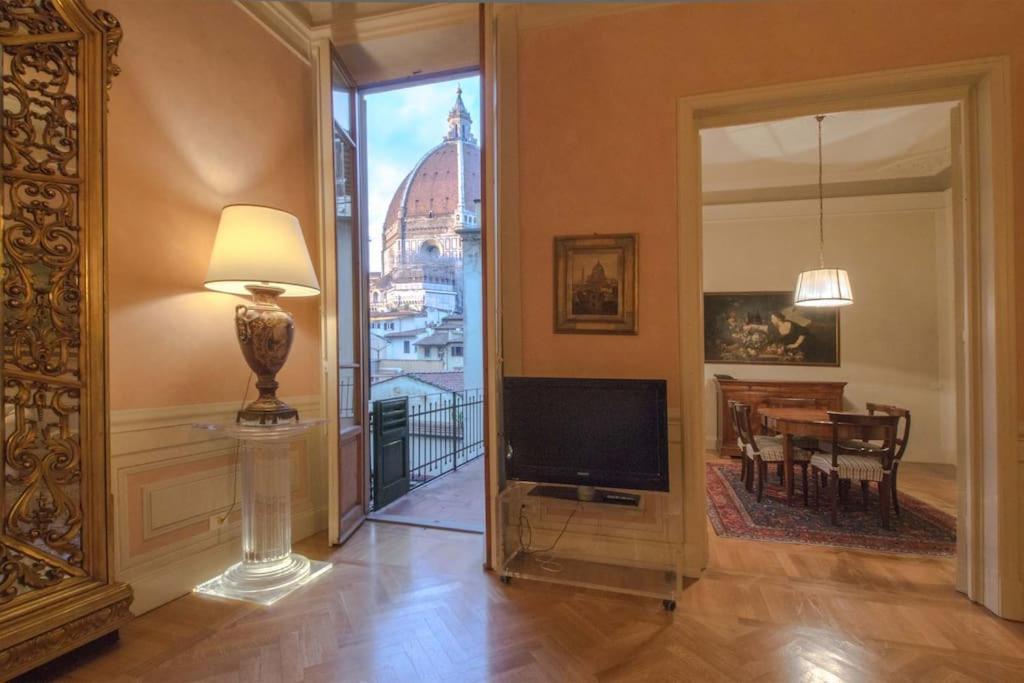 With Stunning Duomo Views Firenze