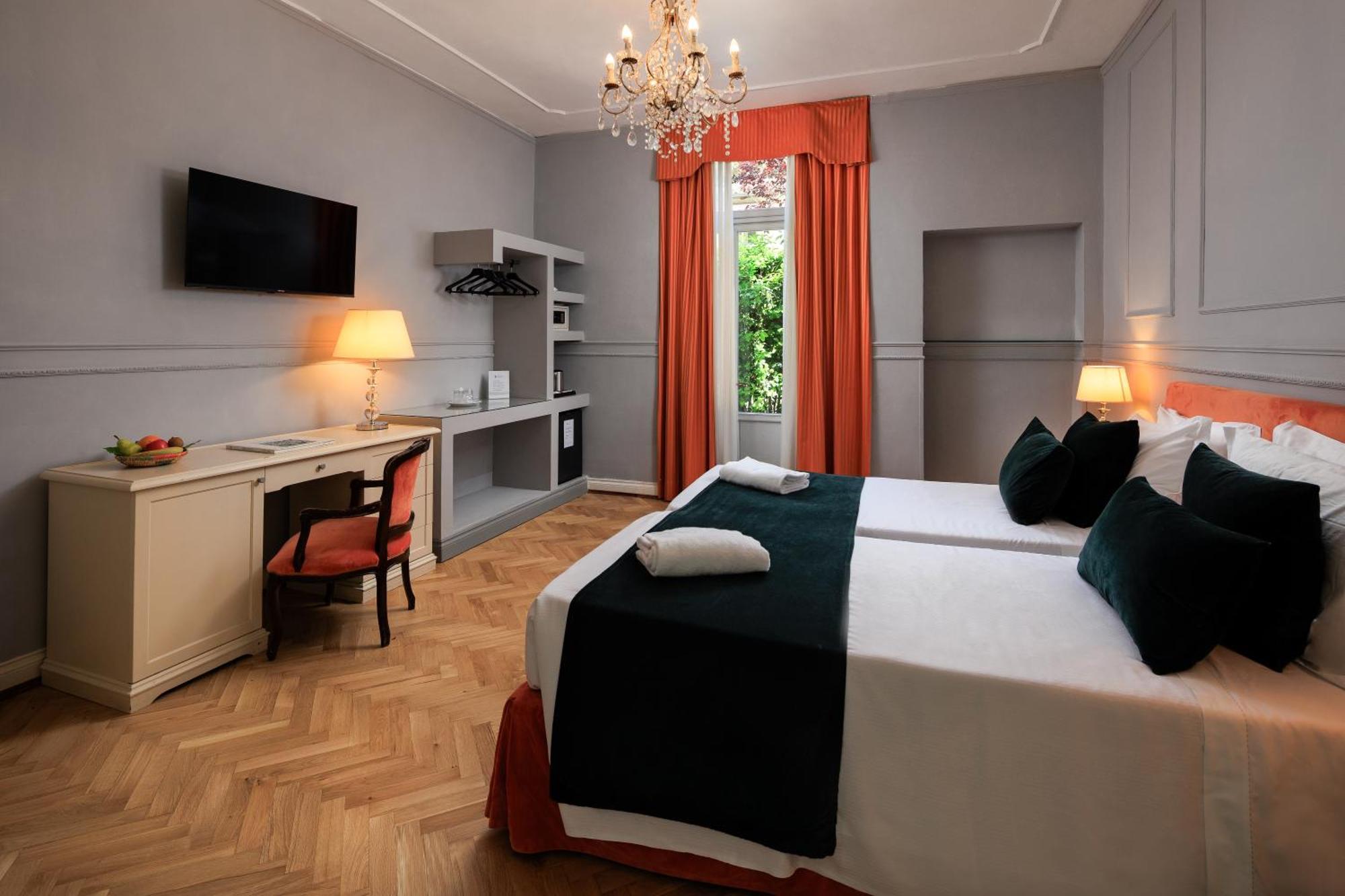 Carlotta Hotel 4*