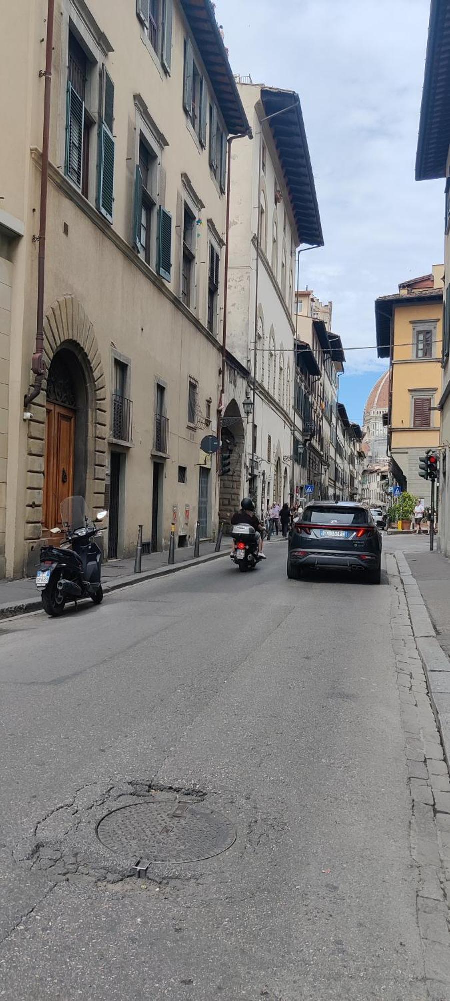 Toc Toc - Modern In Firenze
