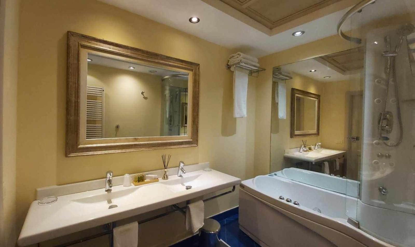 Aparthotel Tornabuoni La Petite 4*