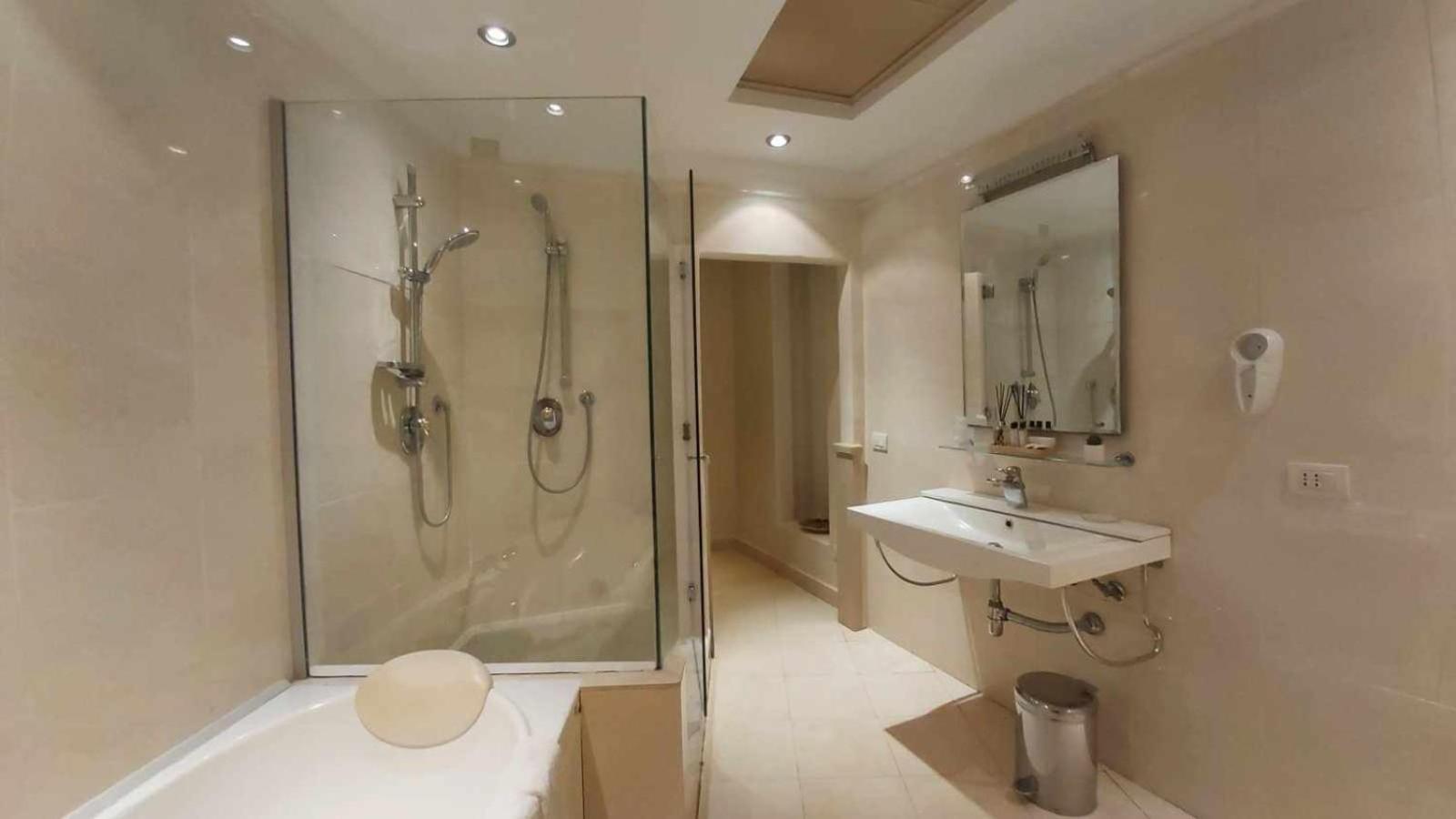 Tornabuoni La Petite Aparthotel 4*