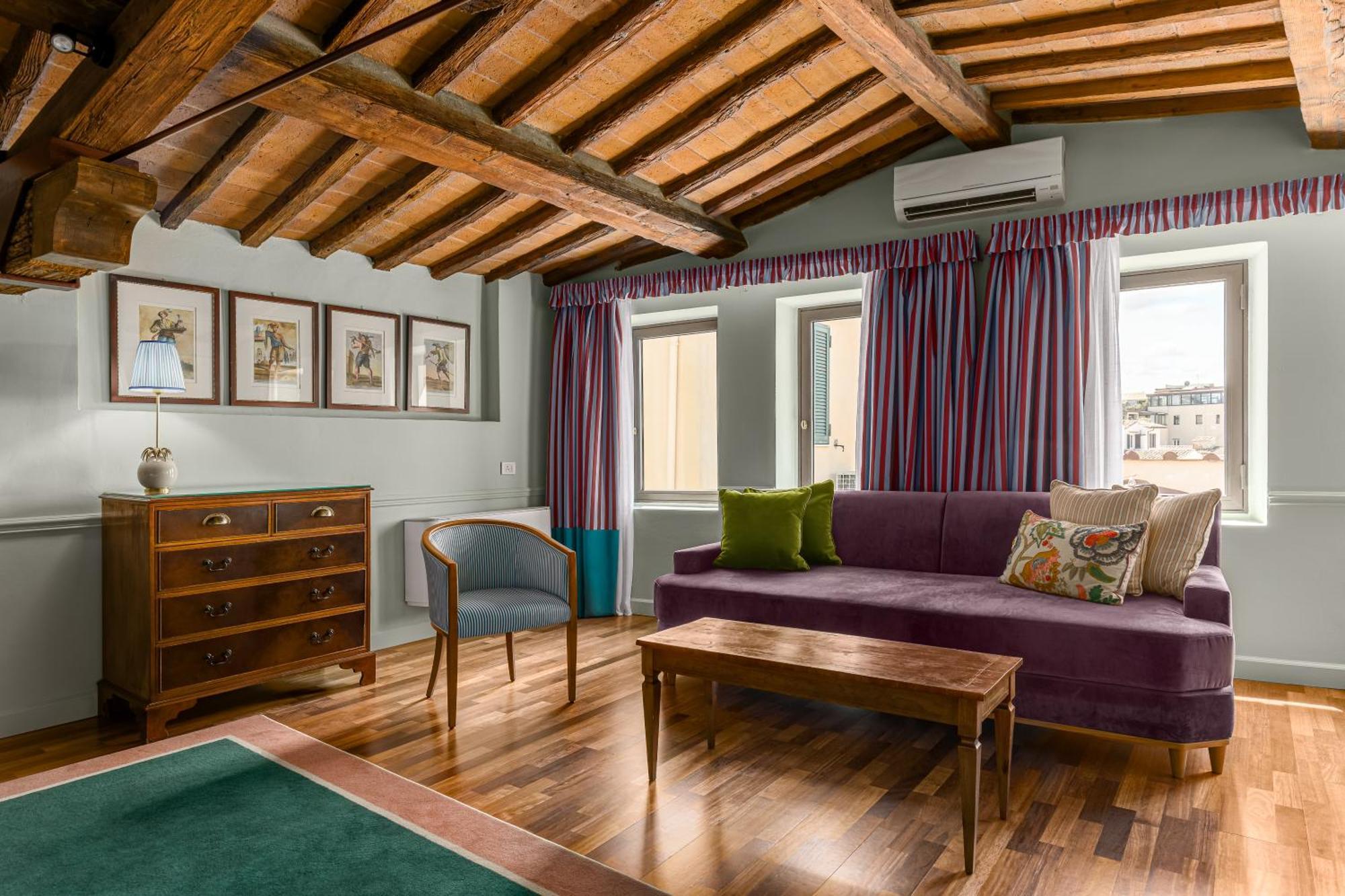 Mate Isabella Hotel 4*