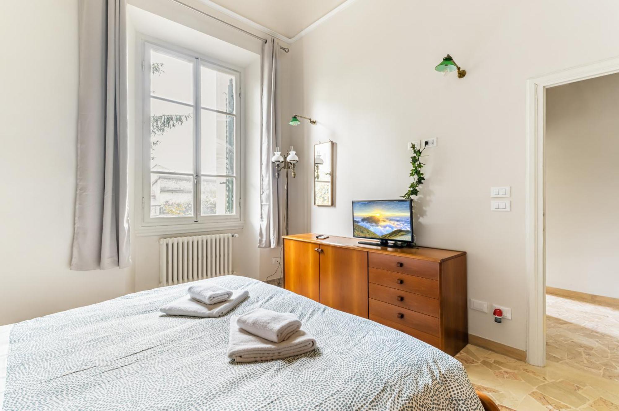 Bright With Private Garden And Balcony Firenze