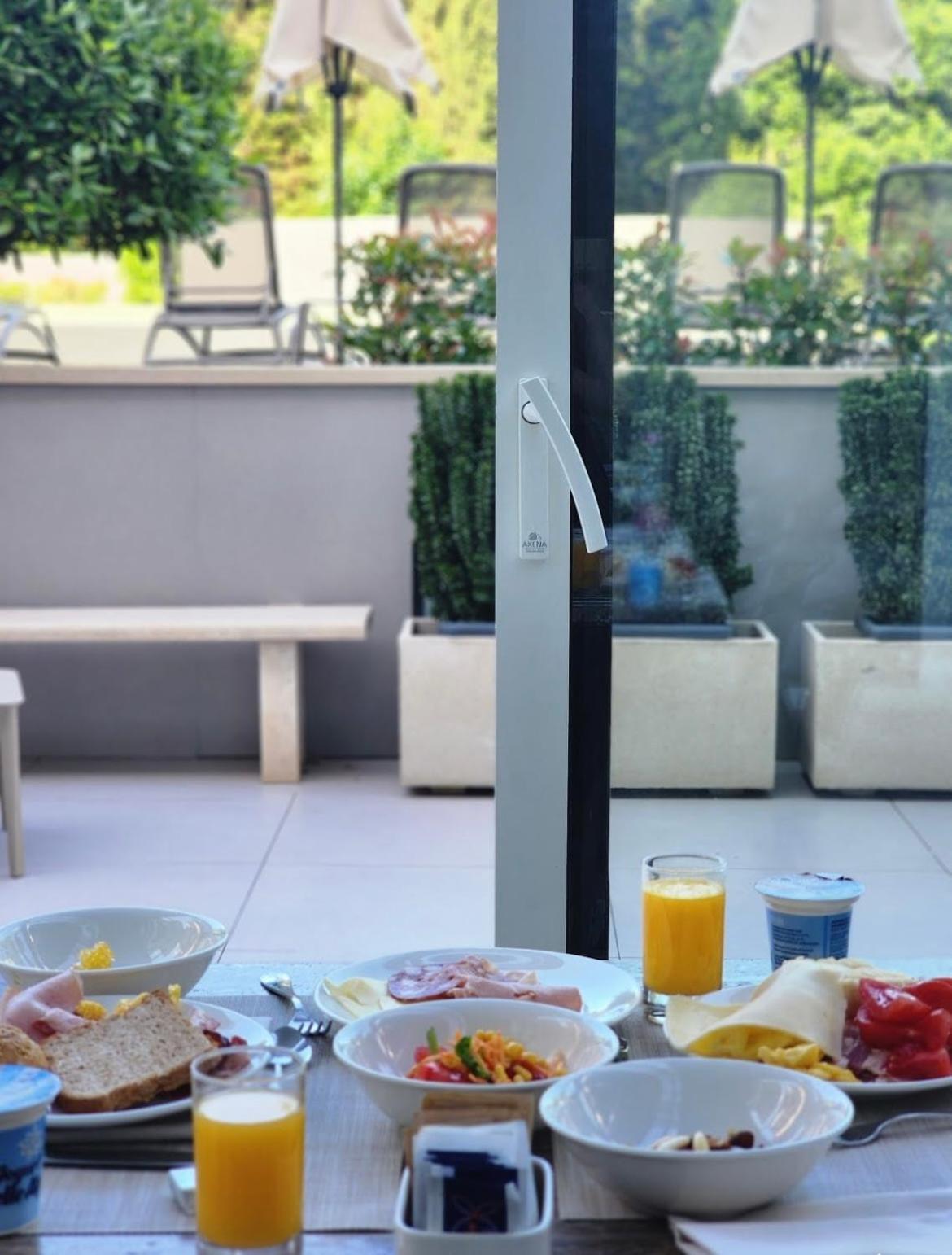 Hotel Mh &
