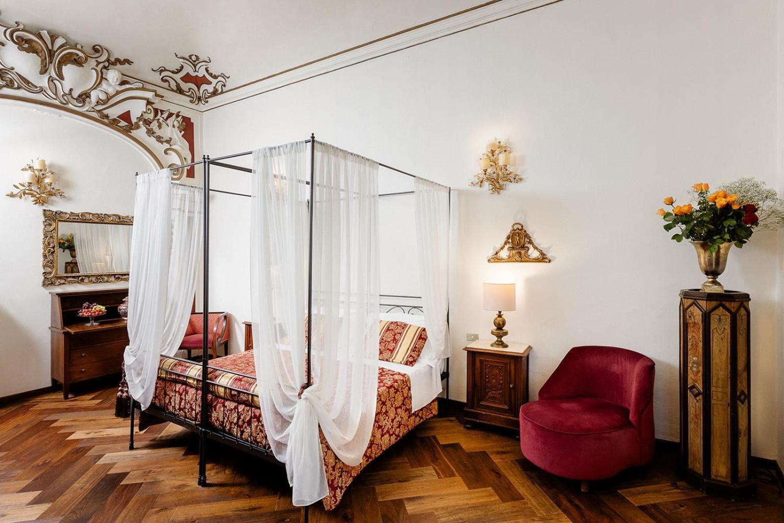 Hotel Palazzo Dal Borgo 4*
