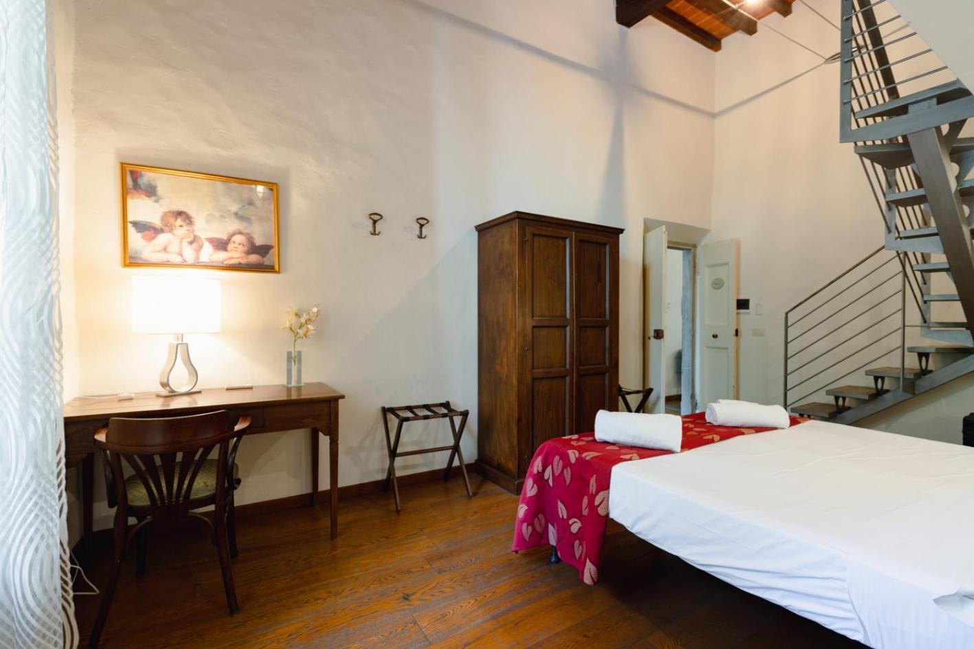 Appartement Piazza Dei Ciompi With Private Garden Florence