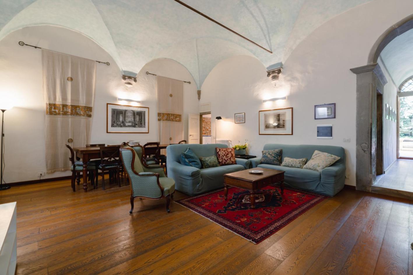 Appartement Piazza Dei Ciompi With Private Garden Florence