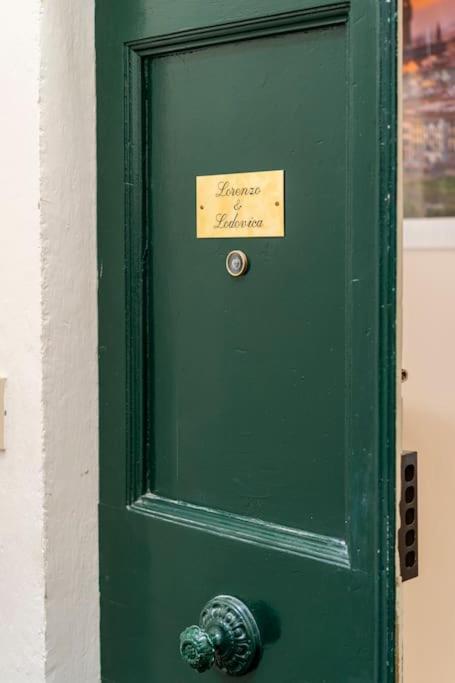 Apartment Relax Like Home, Piazza Santa Croce, With Balcony Florence