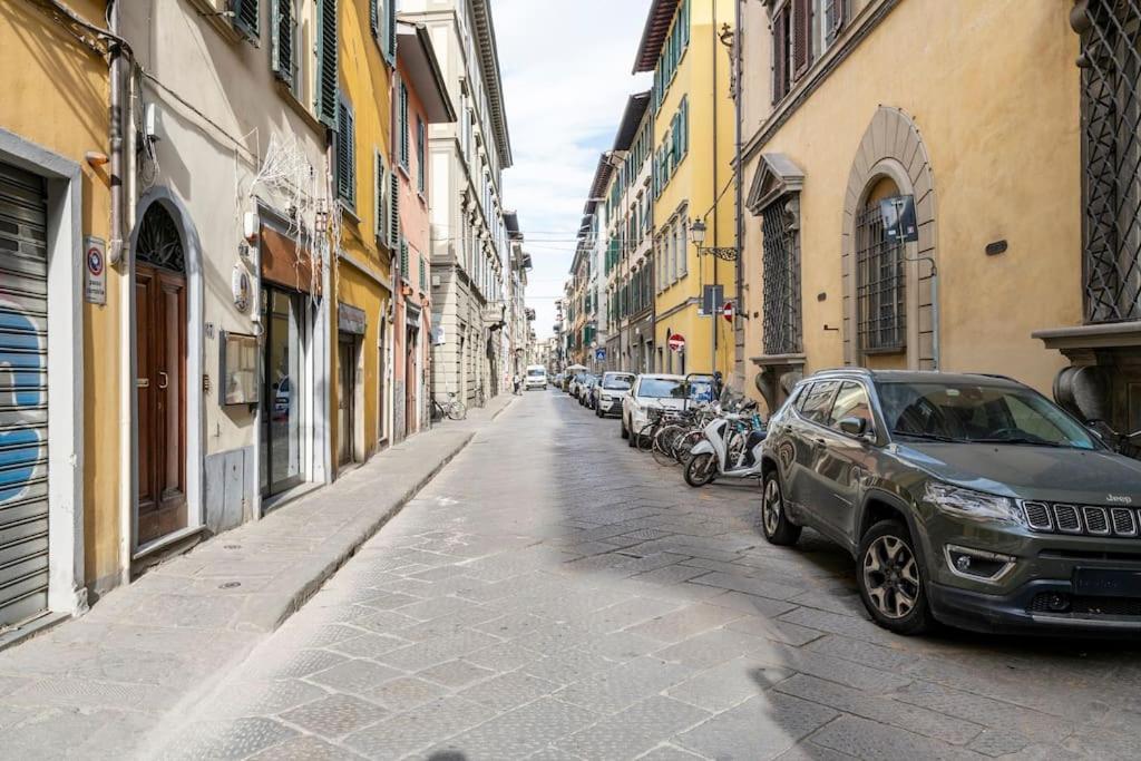 Relax Like Home, Piazza Santa Croce, With Balcony Appartamento *