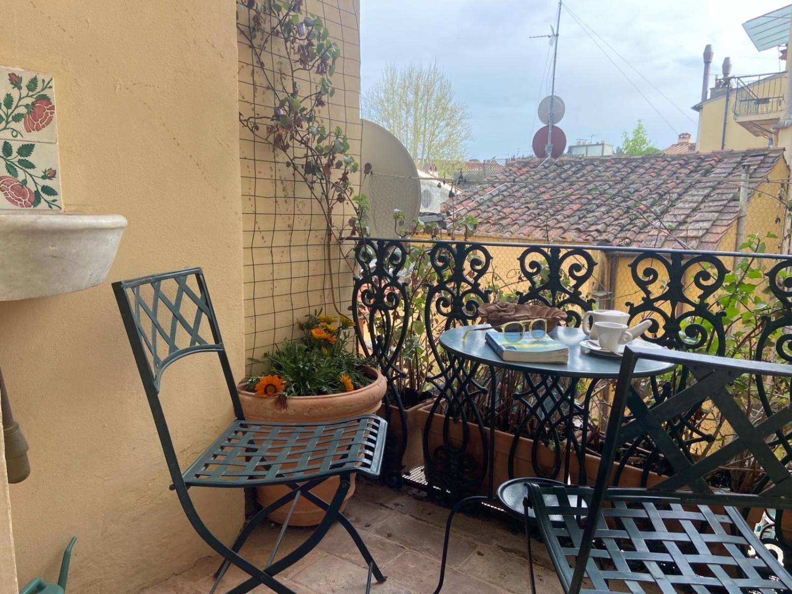 Relax Like Home, Piazza Santa Croce, With Balcony Firenze