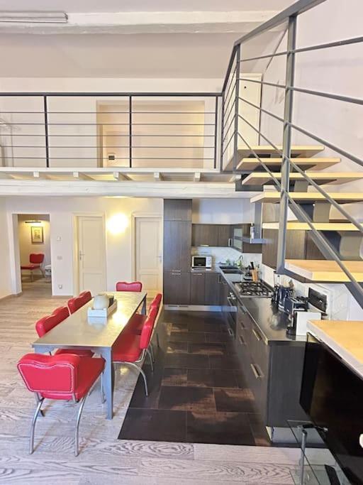 L'insolita 28 By Florencehospitality Com Apartamento