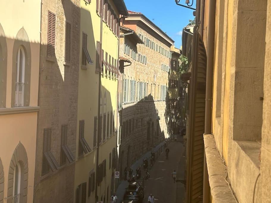 Romantico Con Vista Su Ponte Vecchio Firenze