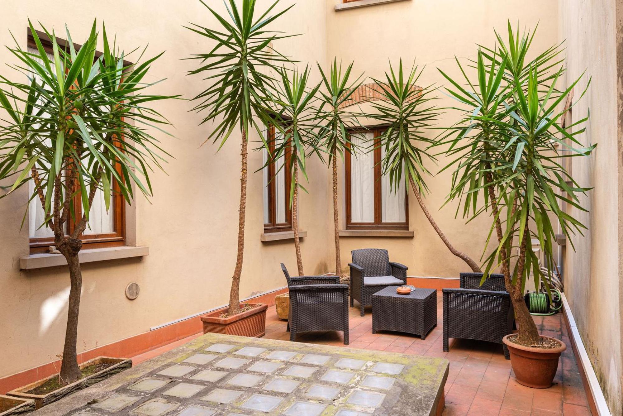 Signoria With Patio Appartamento *