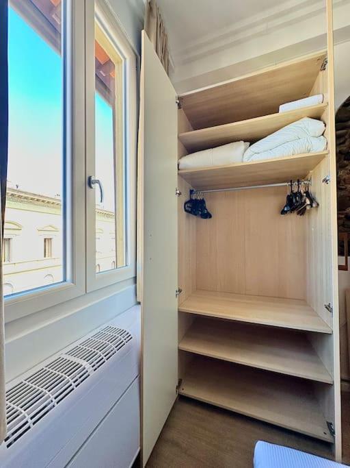 Warm Retreat In The Heart Of Cls Station Leilighet *