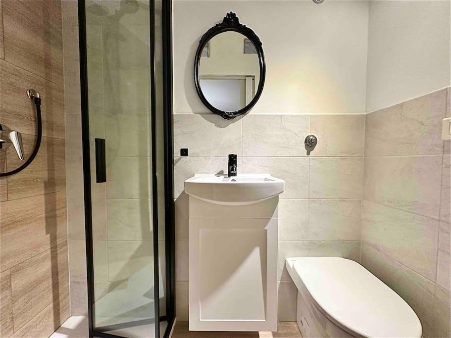 Warm Retreat In The Heart Of Cls Station Leilighet *
