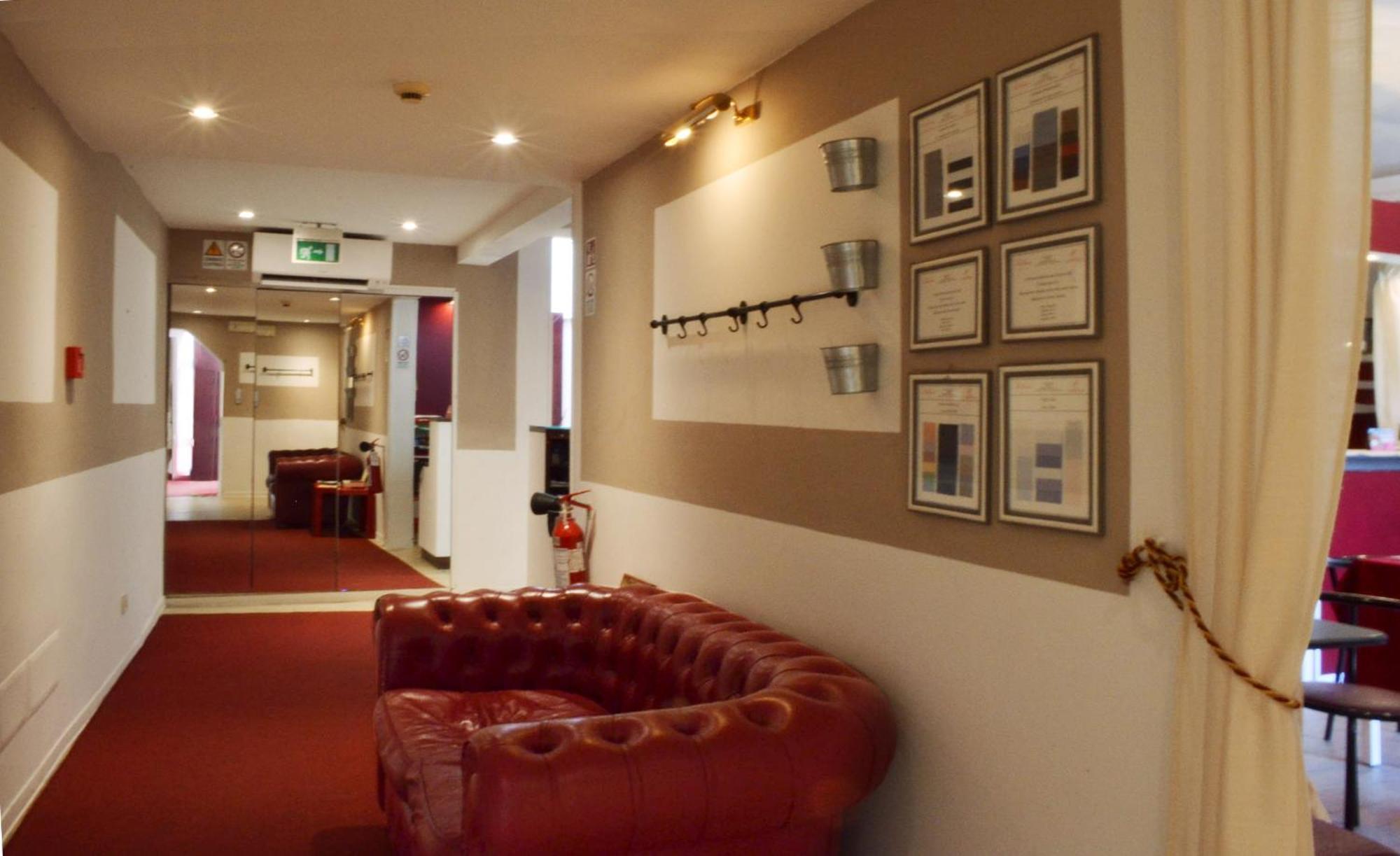 Hotel Cardinal Of - Recommended For Ages 25 To 55