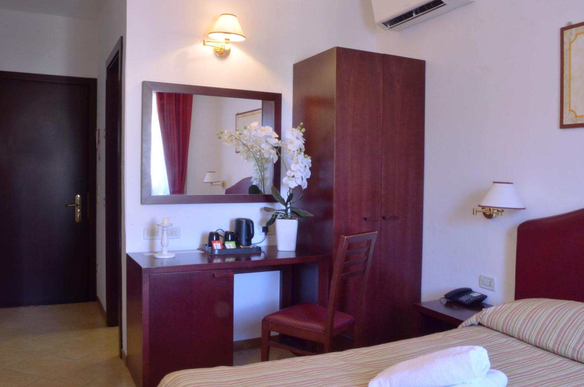 Cardinal Of - Recommended For Ages 25 To 55 Hotel