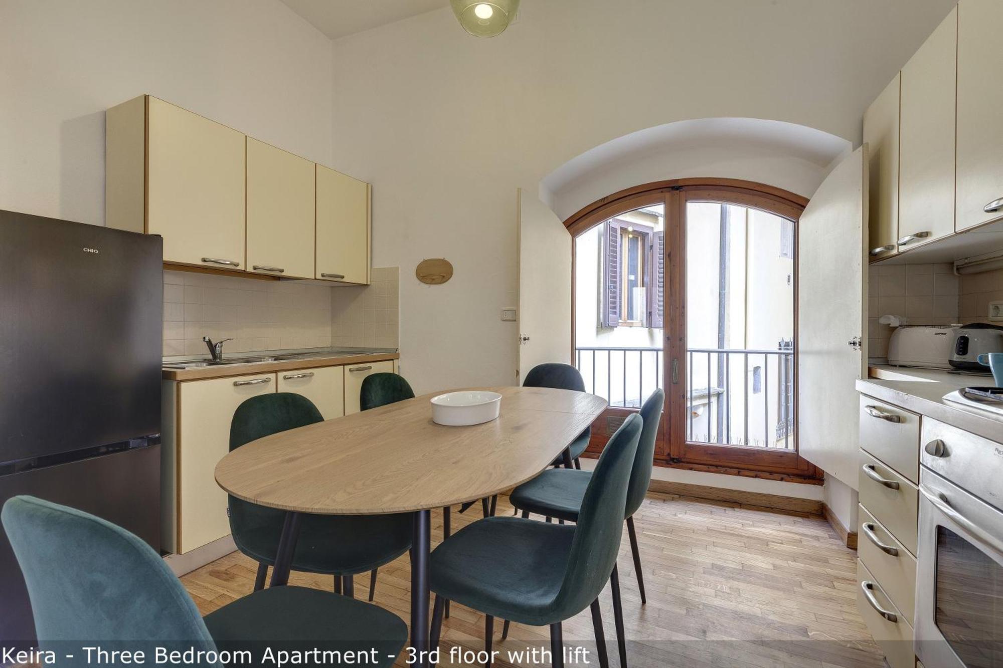 Mamo - Erika & Keira Apartment