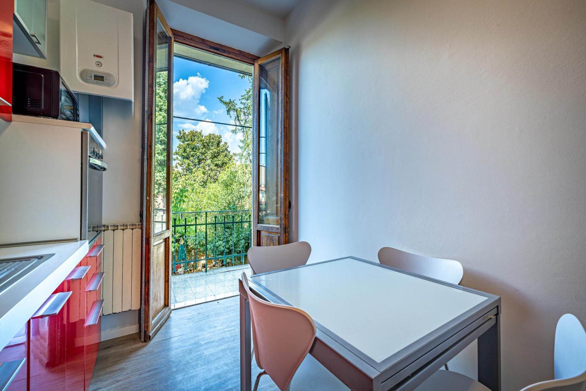 Yd Aleardi Luminous And Comfy Apartment