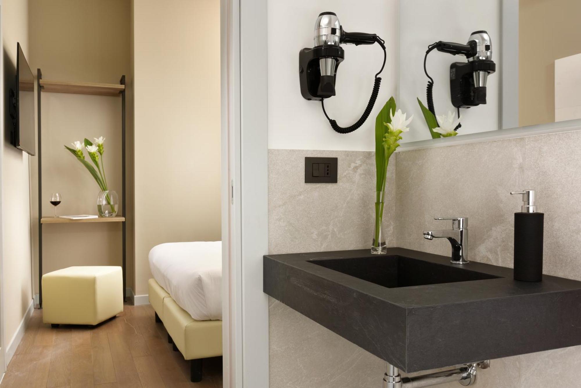 Essence Hotell 3*