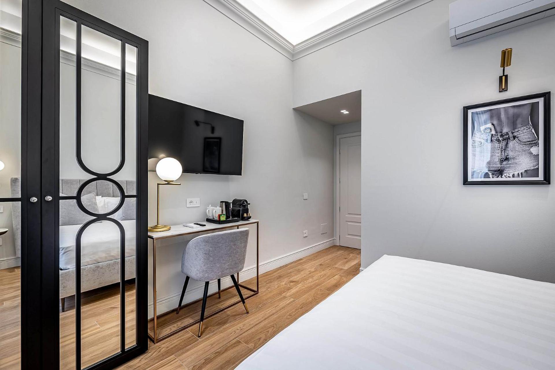 Ungherese Small Luxury 3* Florença