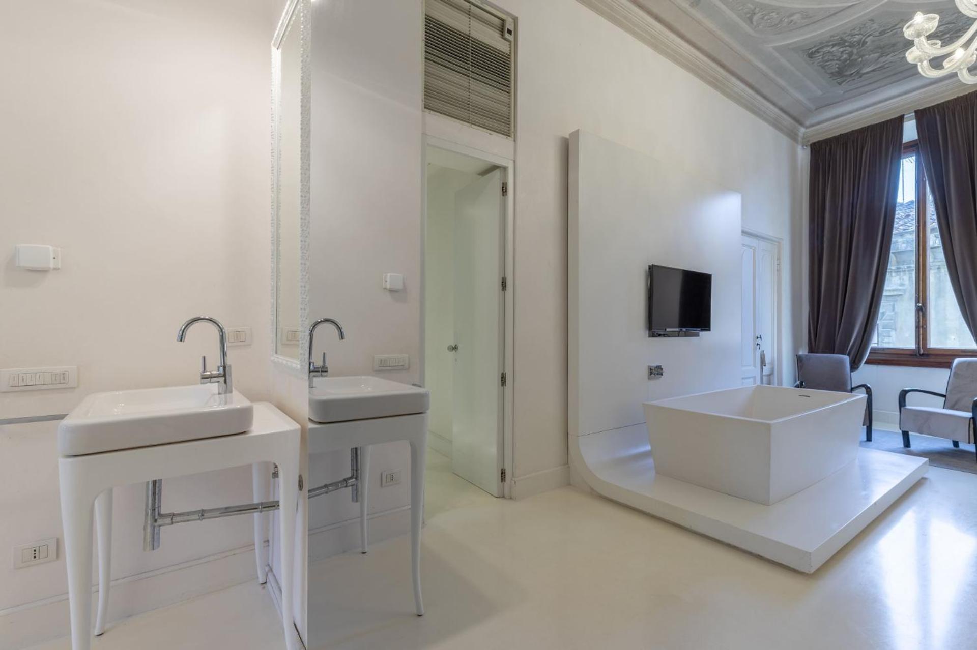 Luxury With Big Terrace In * Florence