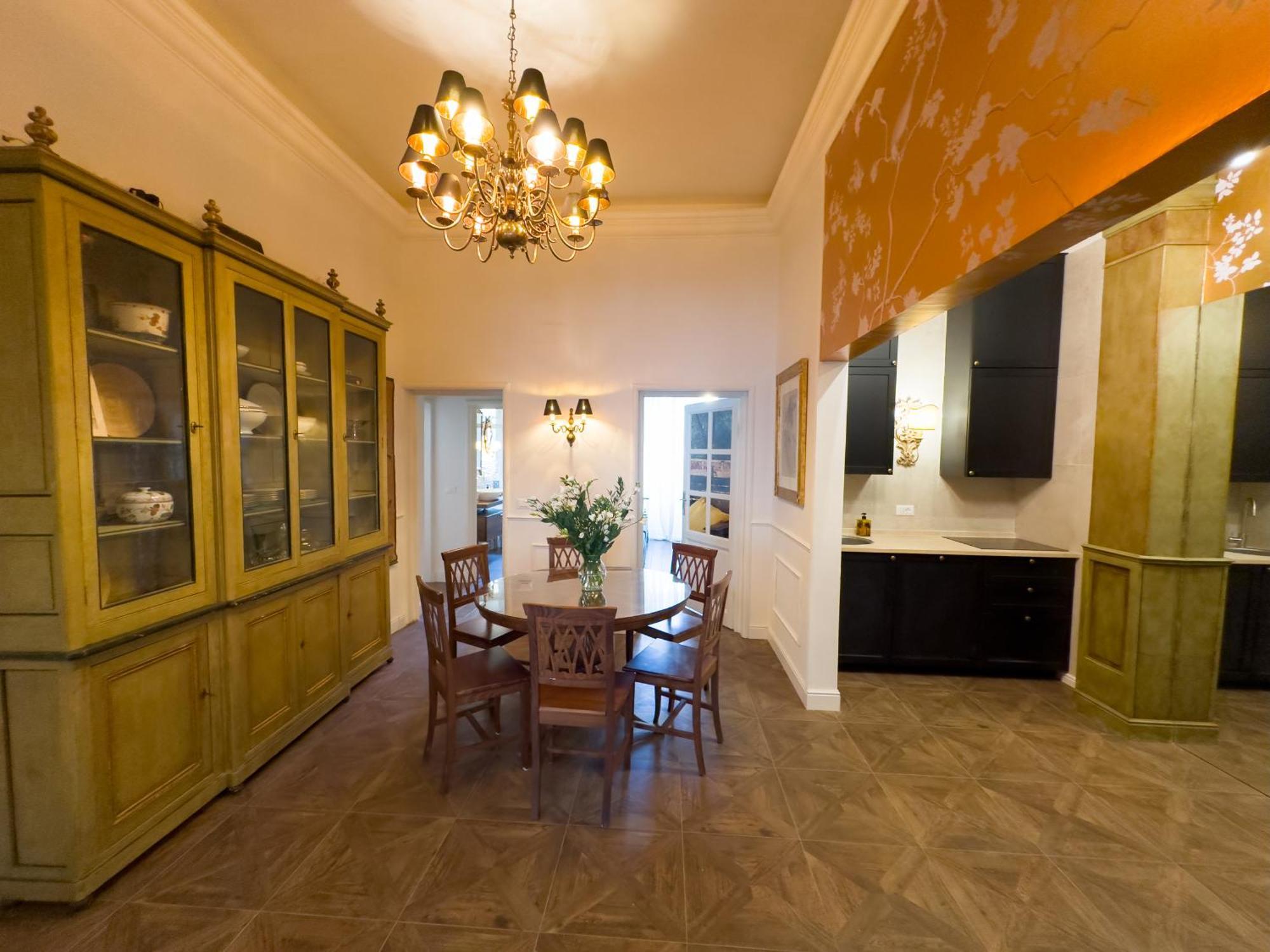 Santa Caterina Palace In Florence-3 Bedroom Appartamento *