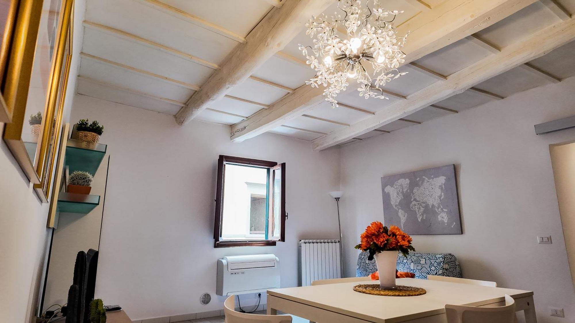 Little Sweet In Appartement