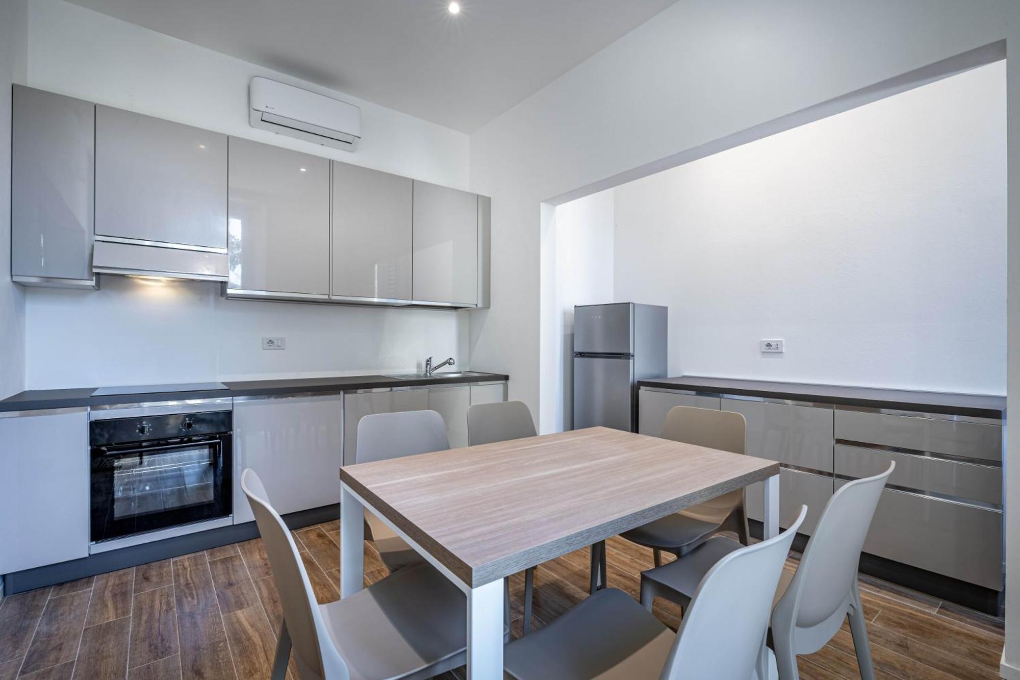 Yd Elegant With Garden Appartamento