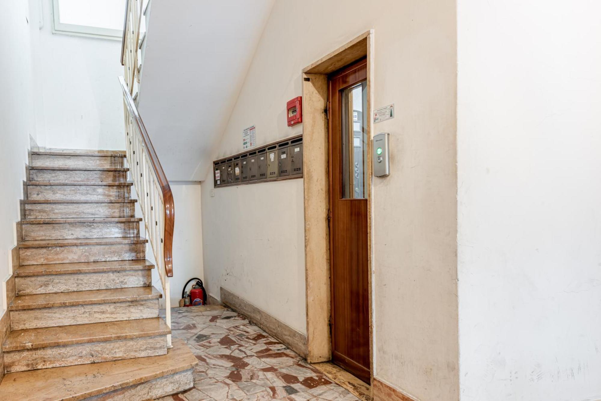 Nada's House - *