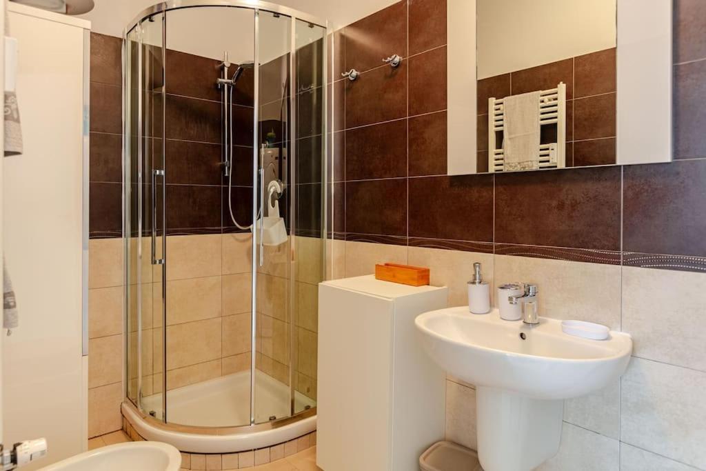 Bright & Cozy, Easy To Reach In Appartamento Firenze