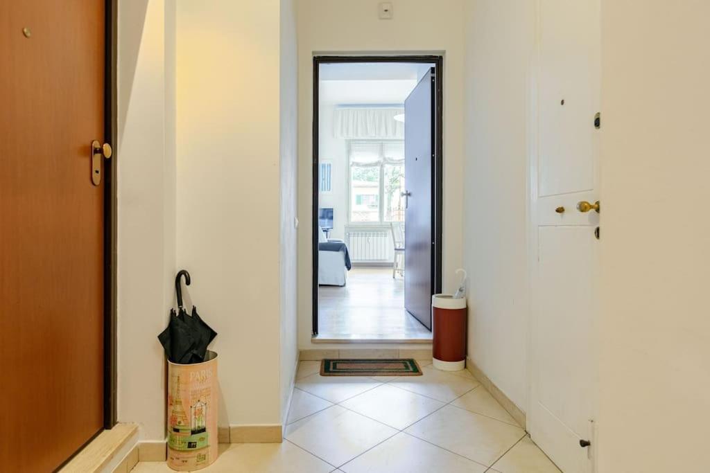 Bright & Cozy, Easy To Reach In Appartamento *