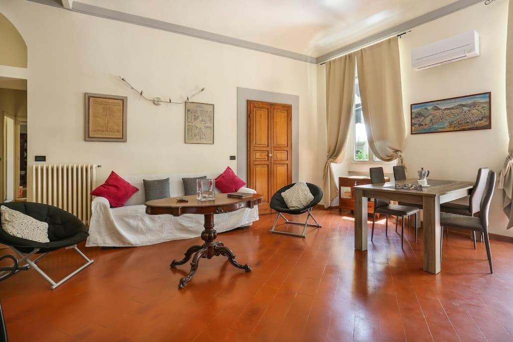 Spacious & Bright, Next To The Duomo Of Florence, Michelangelo, With Patio