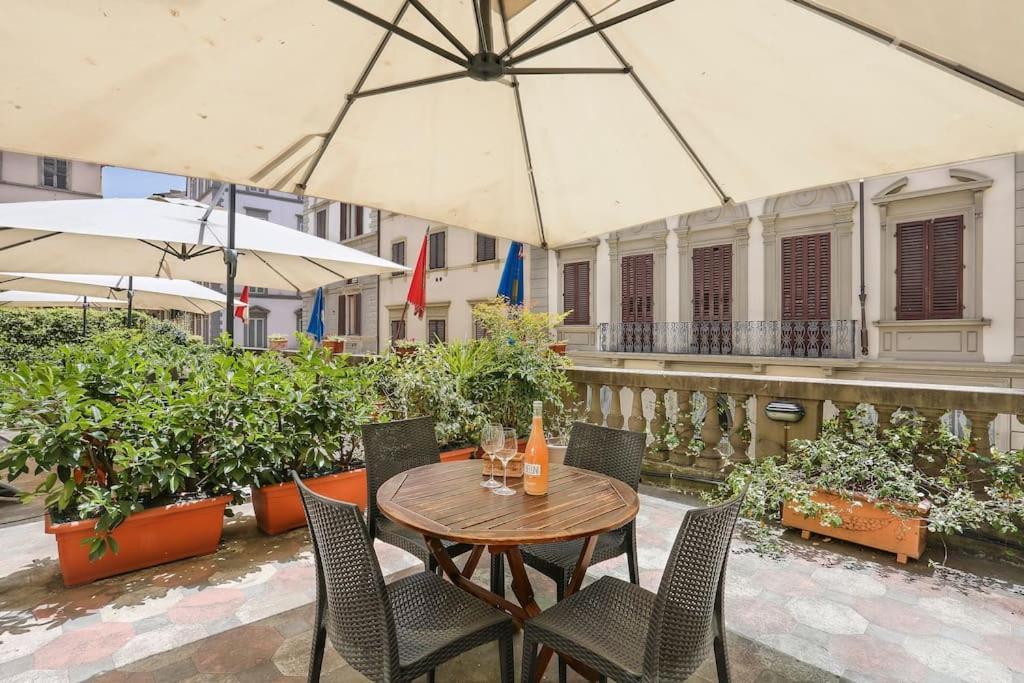 Spacious & Bright, Next To The Duomo Of Florence, Michelangelo, With Patio * Firenze