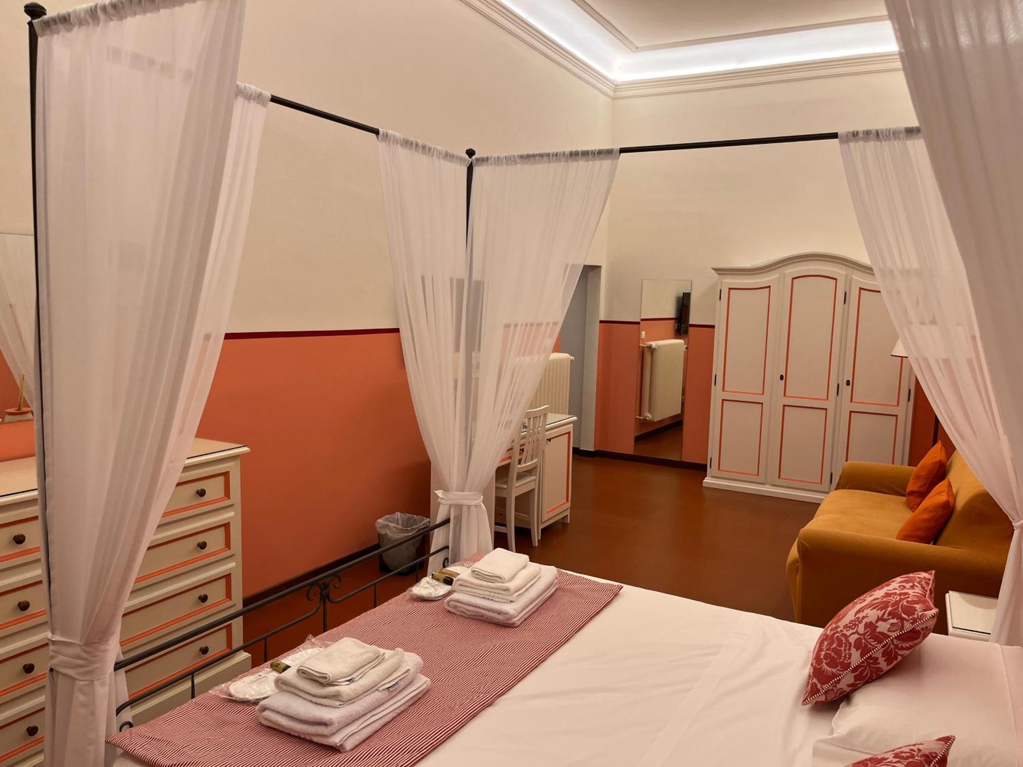 Unyca - Domus22 - Santa Maria Novella Guest house