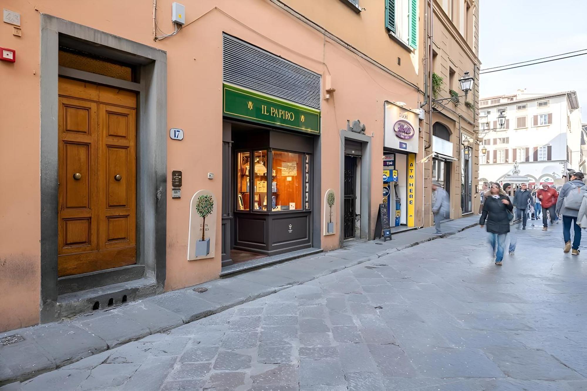 Apartment Elegant And Bright Flat Near The Duomo Florence