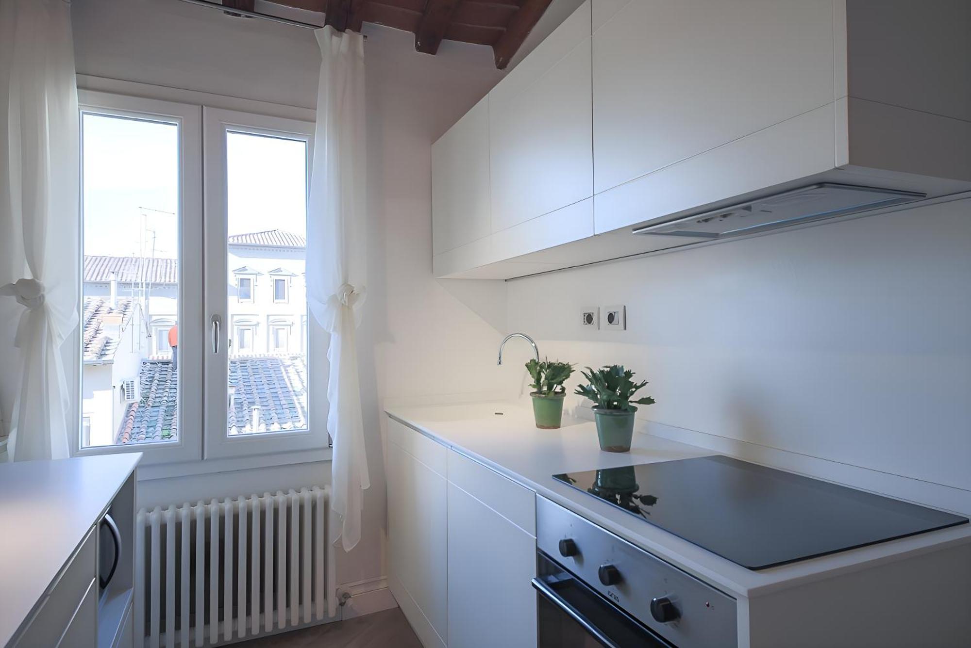 Apartment Elegant And Bright Flat Near The Duomo Florence