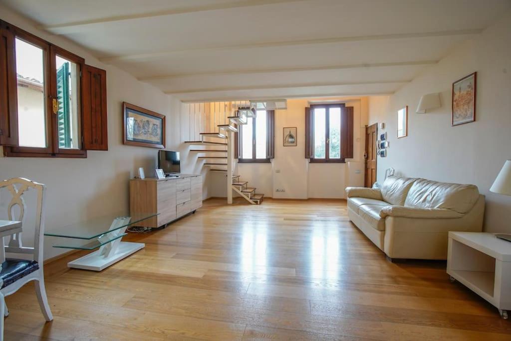 Ampio Bilocale Centralissimo, Appartamento Firenze