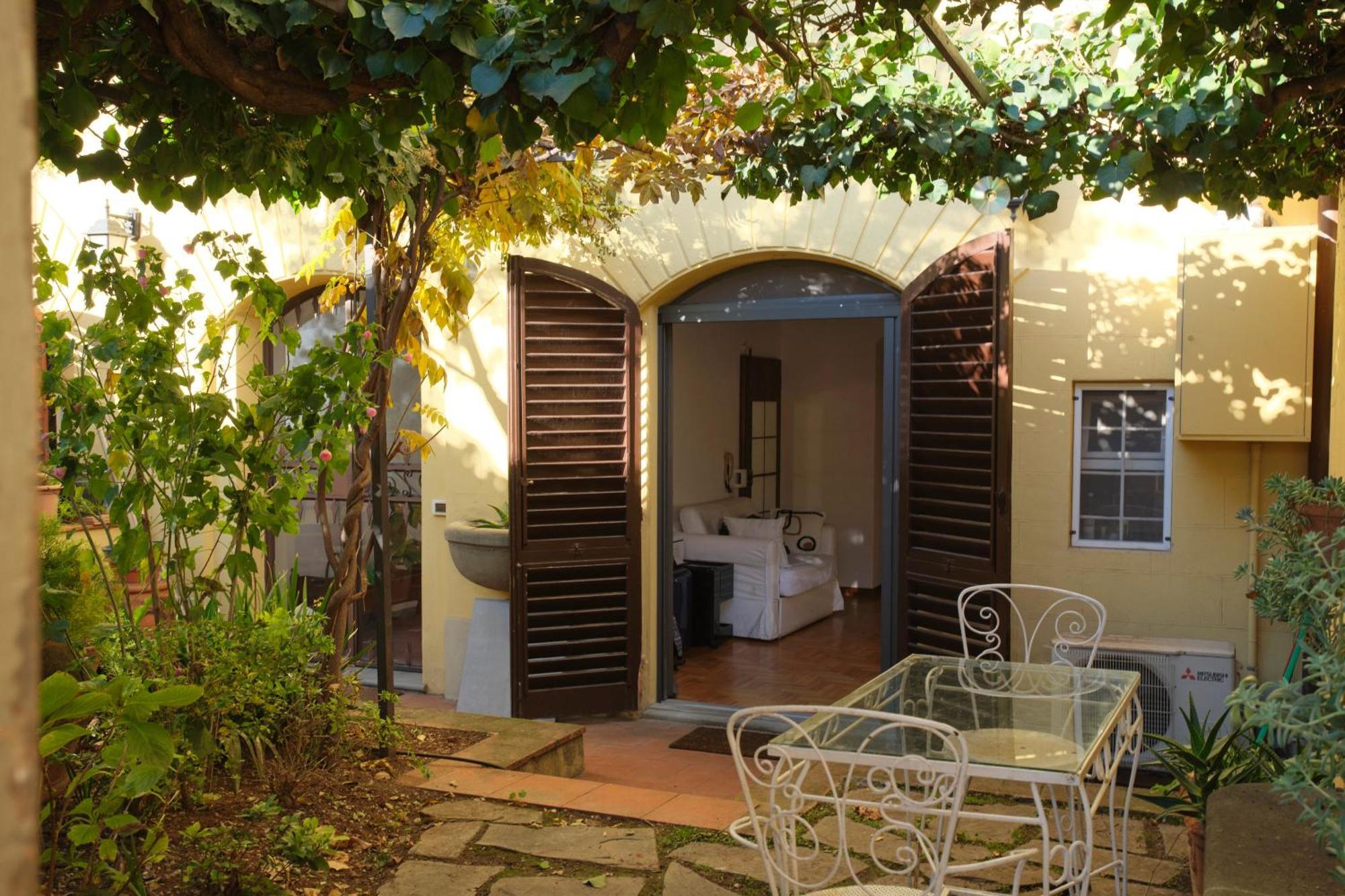 Appartamento Enchanting With Patio, Lungarno *