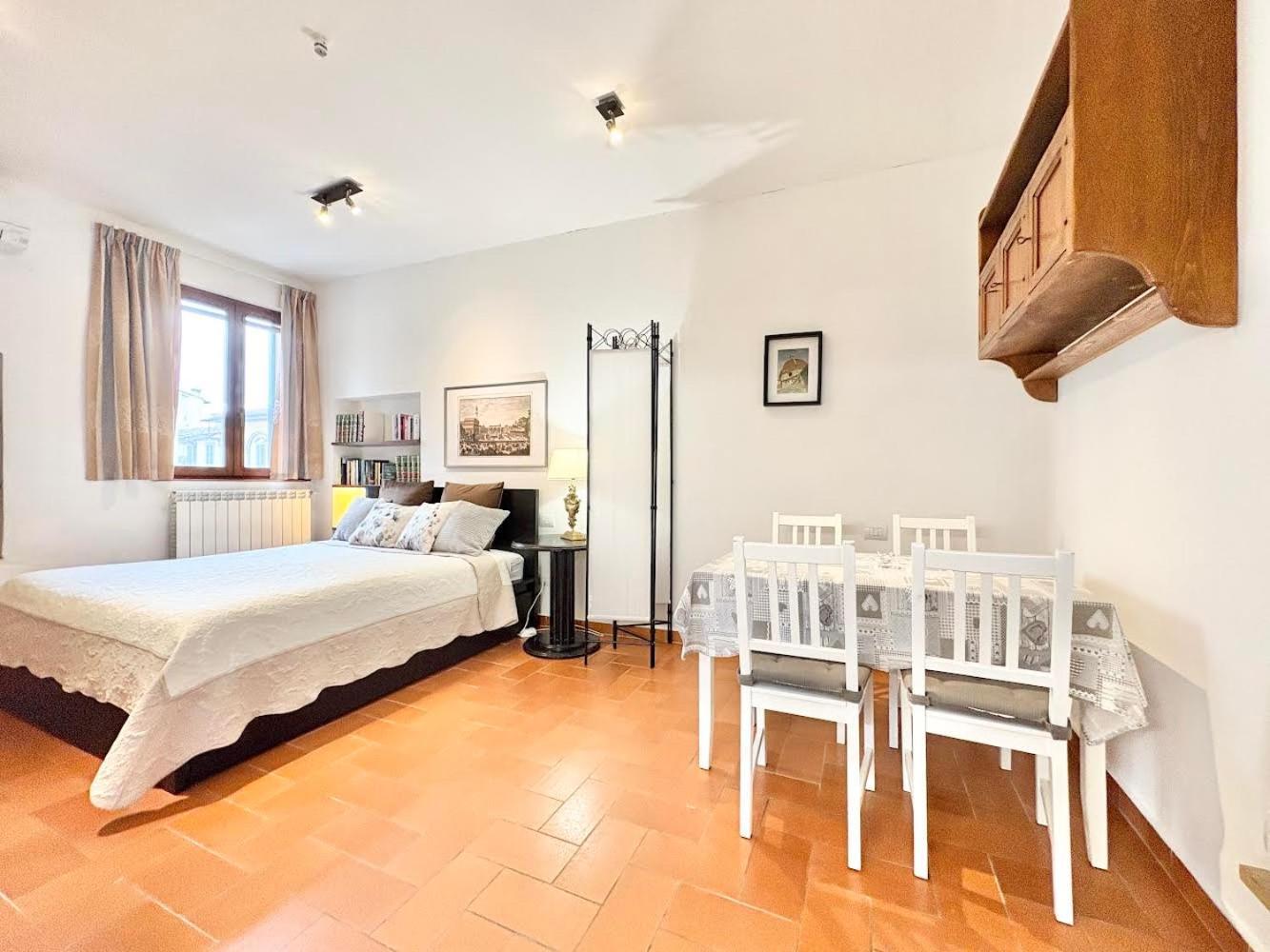 Dalu Lucilla - Private Car Park 15 Minutes To The Center Firenze