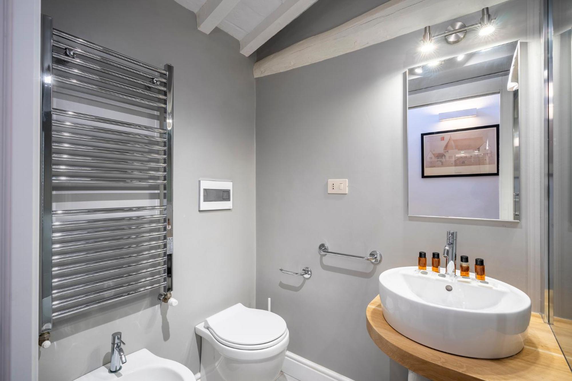 The Luxor - Capponi * Firenze